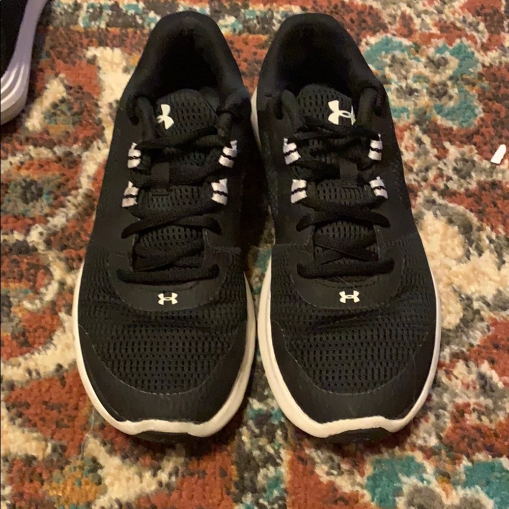 Under Armour tennis shoes